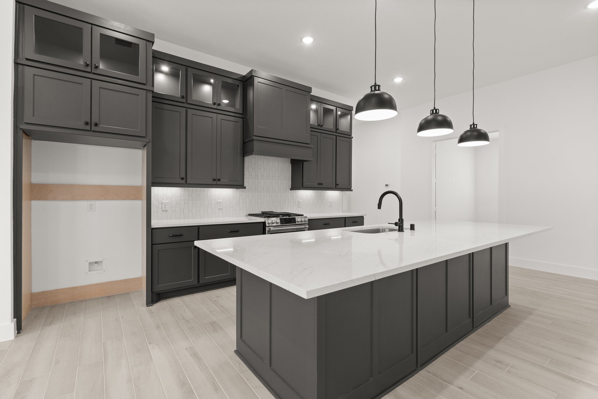 15719 Hoptree Hts Lane Conroe, TX 77302 - Photo 3 of 32 representative photo