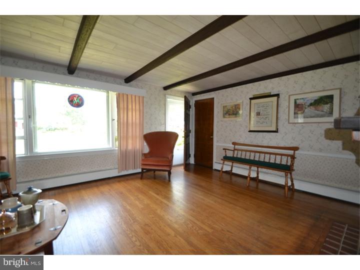 2675 Trewigtown Road Colmar, PA 18915 - Photo 8 of 22 Living Room