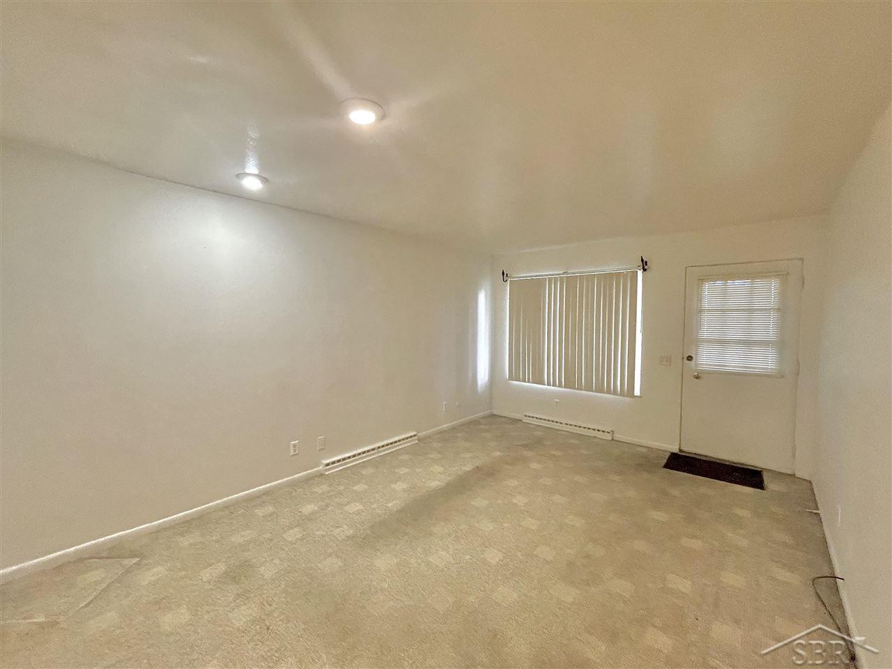 806 Schust Road Zilwaukee, MI 48604 - Photo 4 of 15