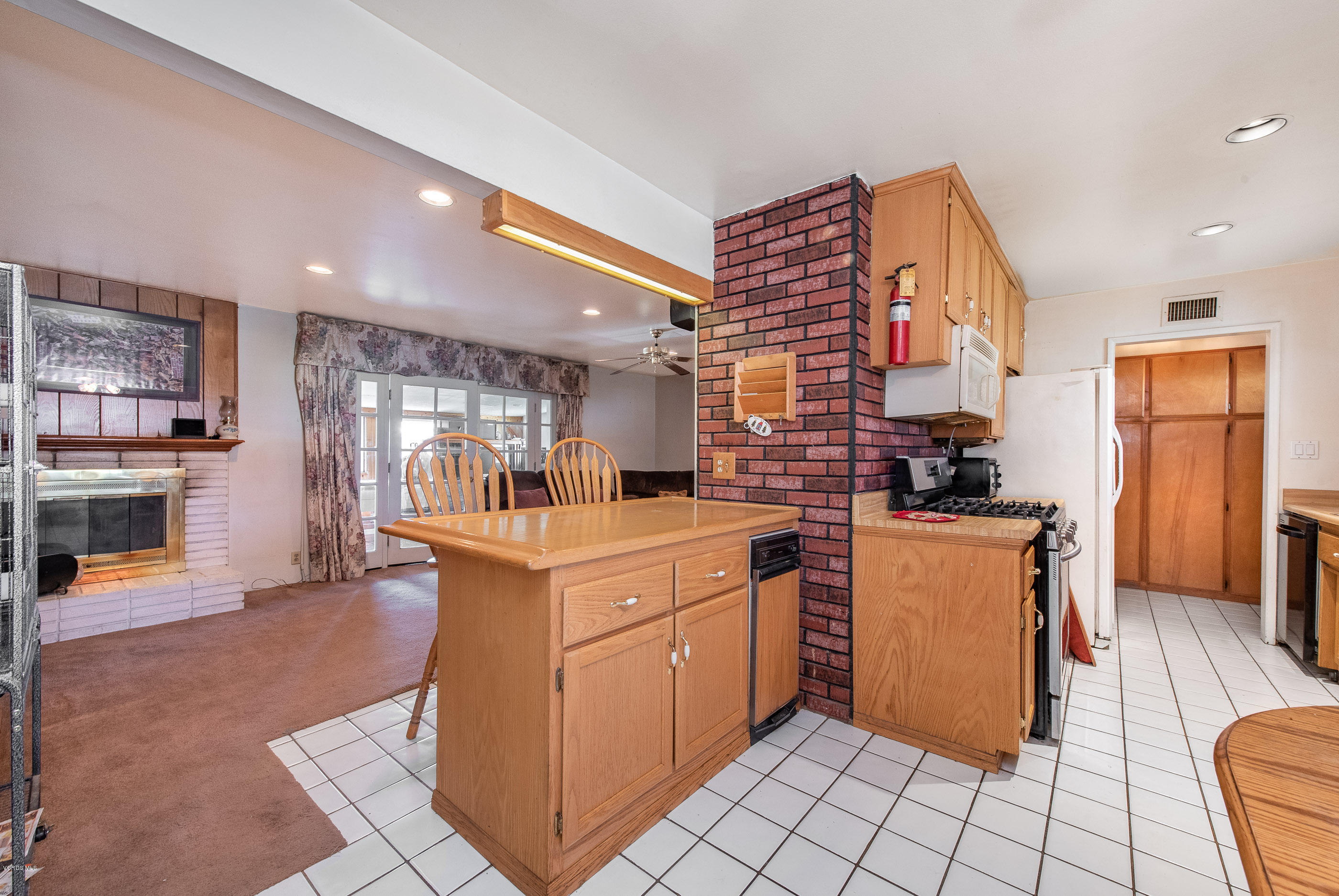 4030 Angela Street Simi Valley, CA 93063 - Photo 9 of 28 4030 Angela St Simi Valley-9