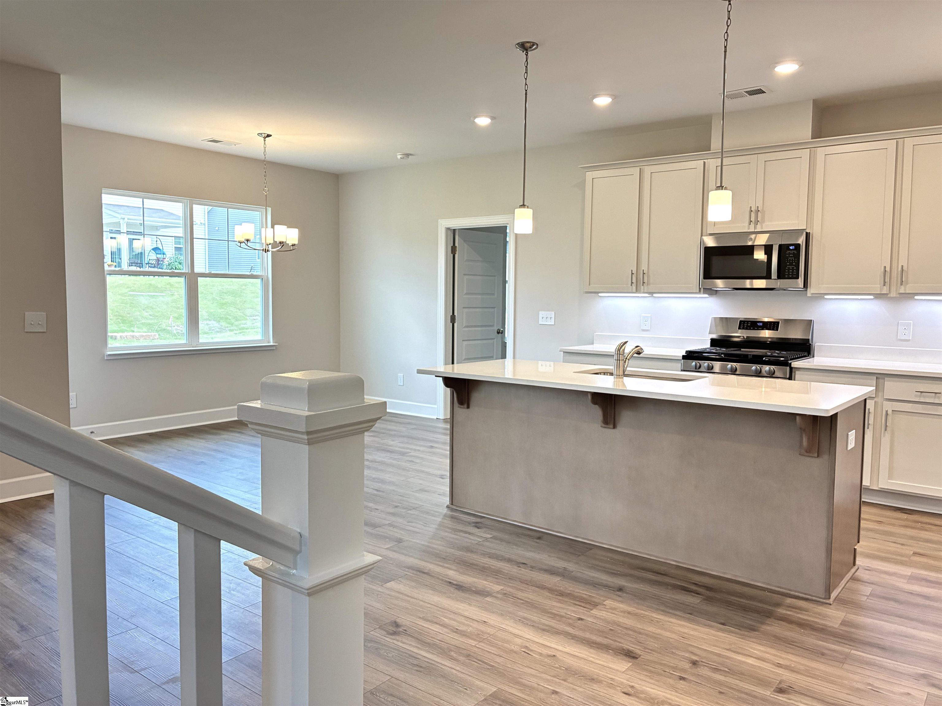 213 Fenner Place Greenville, SC 29607 - Photo 4 of 21