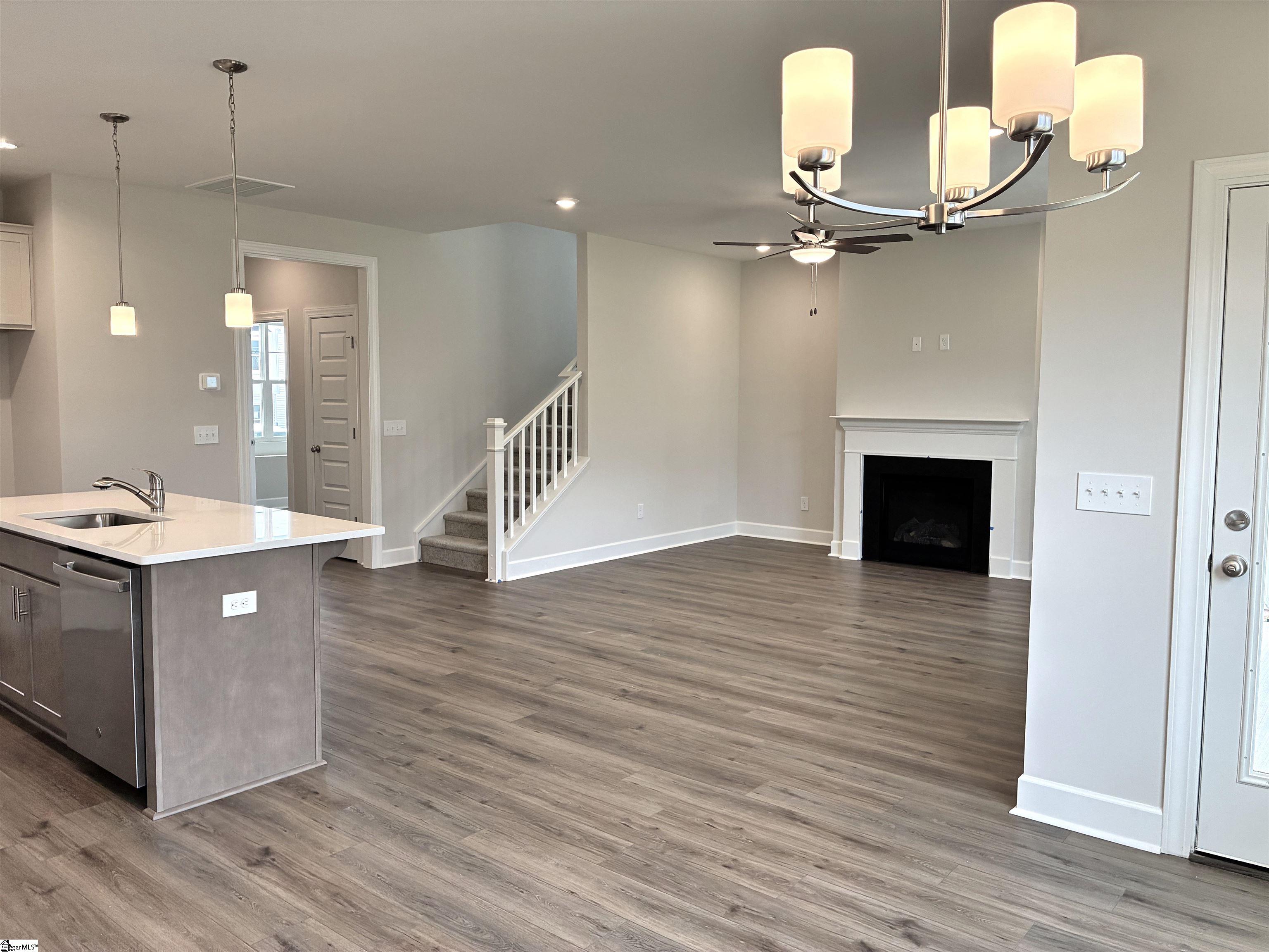 213 Fenner Place Greenville, SC 29607 - Photo 7 of 21