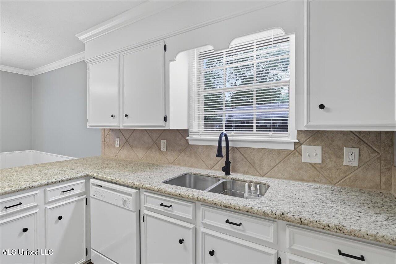11-102 Harbour View Rd _ Home Tours MS