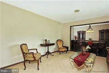 13809 Lewisdale Road Clarksburg, MD 20871 - Photo 2 of 28 Sitting Room