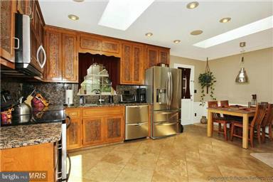 13809 Lewisdale Road Clarksburg, MD 20871 - Photo 4 of 28 Kitchen