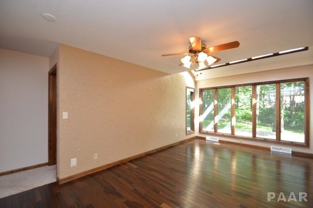 12210 Wood Ridge Court Dunlap, IL 61525 - Photo 13 of 35 Gallery Image 13