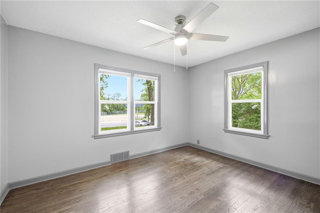 11008 Grandview Road Kansas City, MO 64137 - Photo 36 of 52
