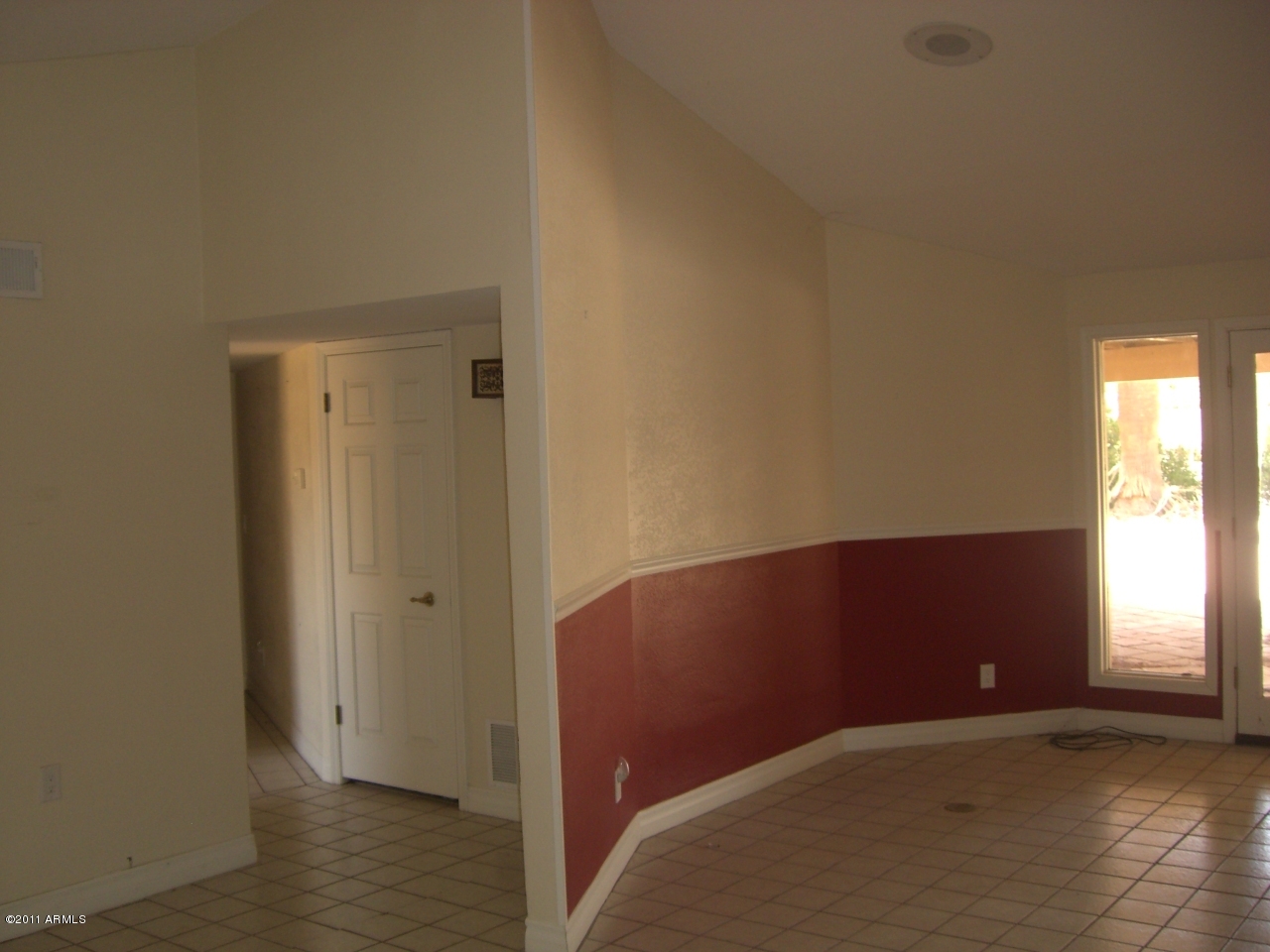 1245 South Gilbert Road Gilbert, AZ 85296 - Photo 12 of 29 Hallway