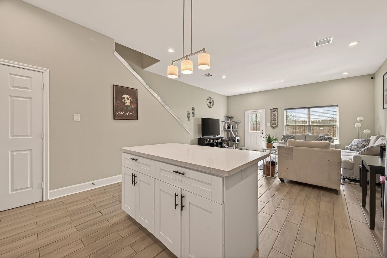 9724 Racine Street Houston, TX 77029 - Photo 3 of 22 Gallery Image 3