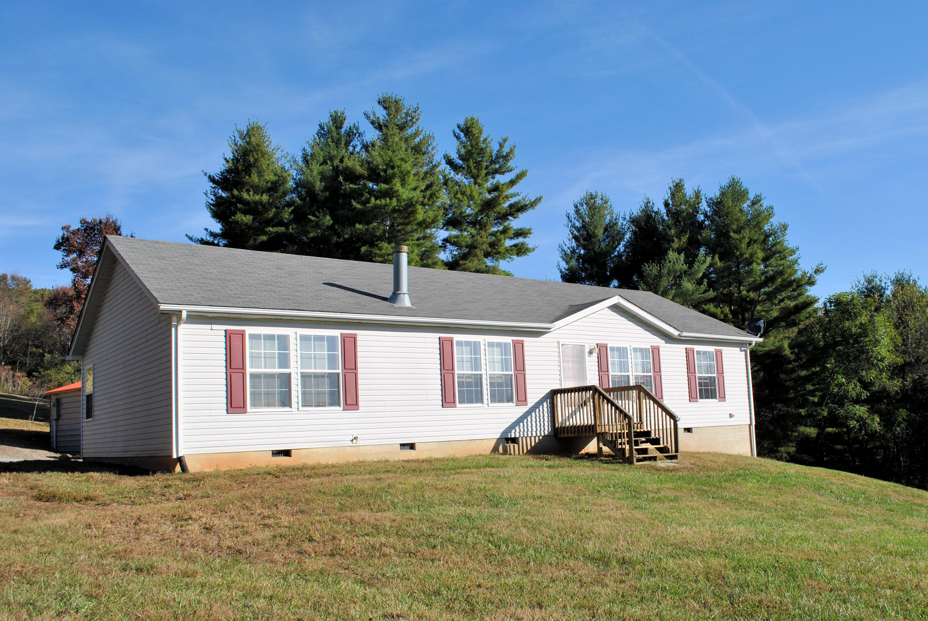 775 Weeks Road Northwest Floyd, VA 24091 - Photo 2 of 52 3DSC_0121