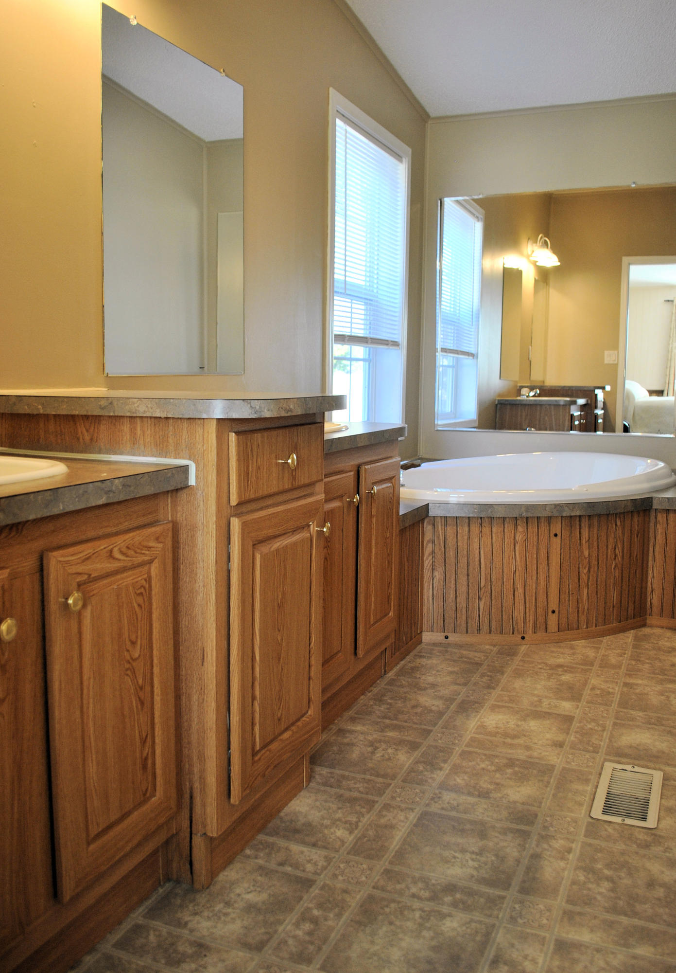 775 Weeks Road Northwest Floyd, VA 24091 - Photo 28 of 52 Master Bath