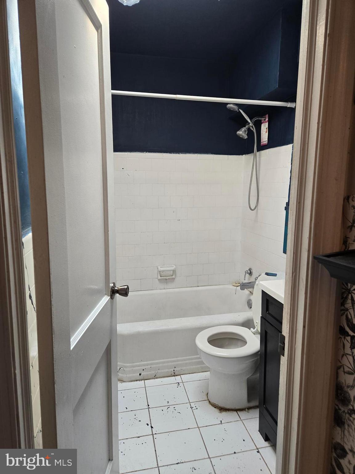 3644 Greenvale Road Baltimore, MD 21229 - Photo 16 of 24 Upper level bath
