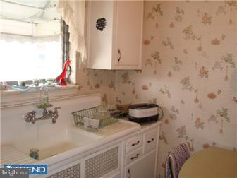 28 Gilpin Road Upper Darby, PA 19082 - Photo 5 of 12