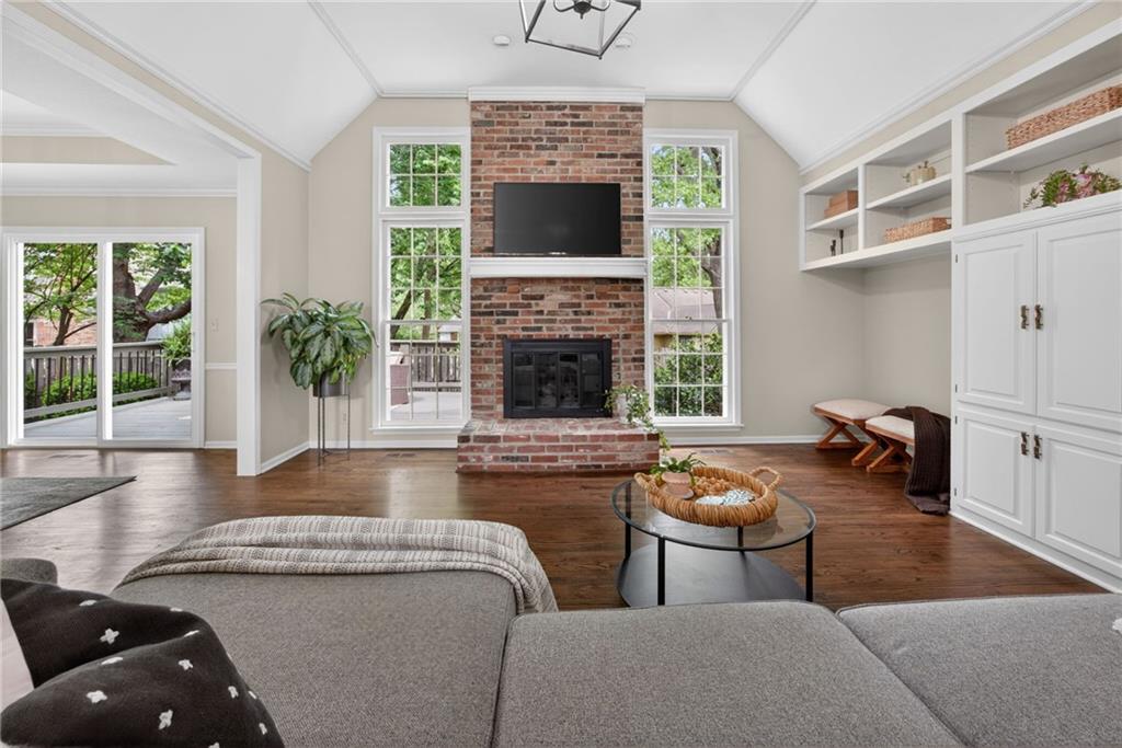 12116 Sagamore Road Leawood, KS 66209 - Photo 18 of 45