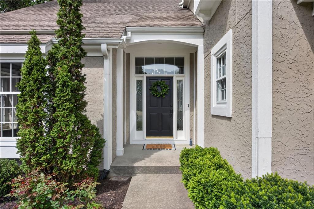 12116 Sagamore Road Leawood, KS 66209 - Photo 3 of 45