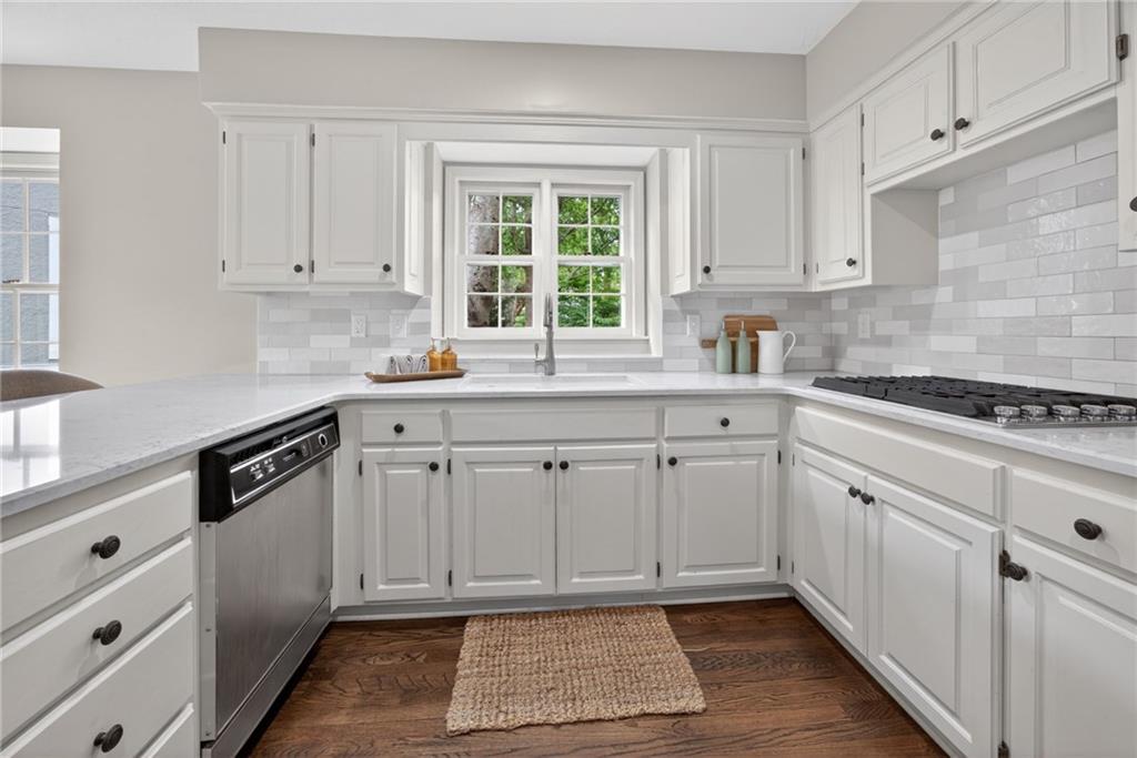 12116 Sagamore Road Leawood, KS 66209 - Photo 9 of 45