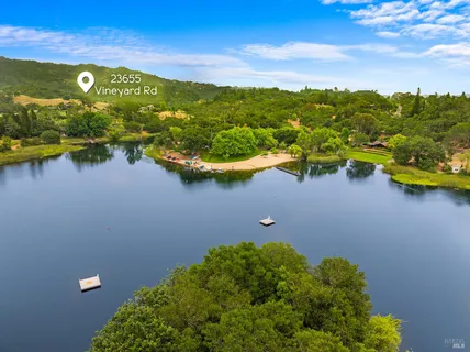 $699,000 | 23655 Vineyard Road, Geyserville, CA 95441