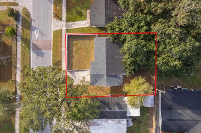 an outdoor view of house with outdoor space