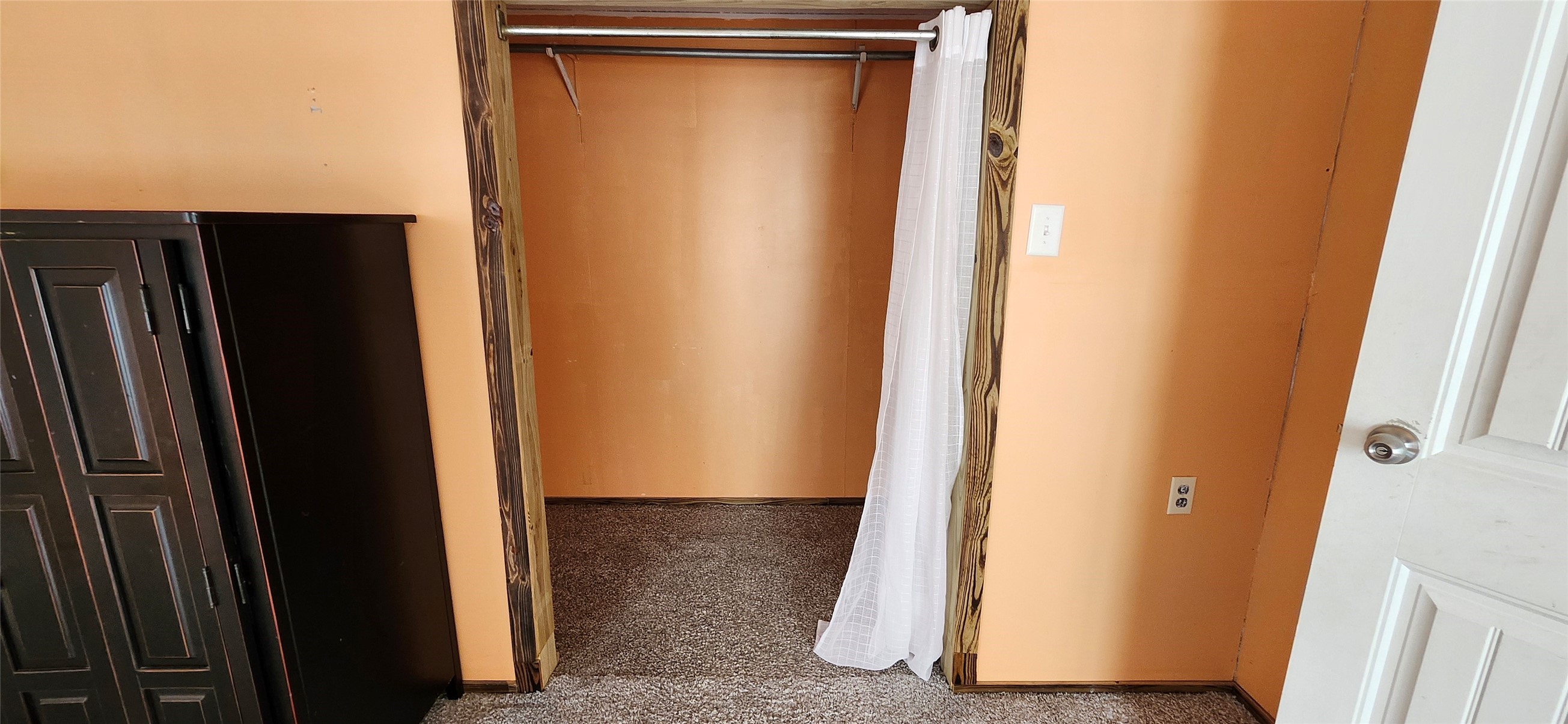 14 County Road 2802 Cleveland, TX 77327 - Photo 12 of 15 Primary Closet