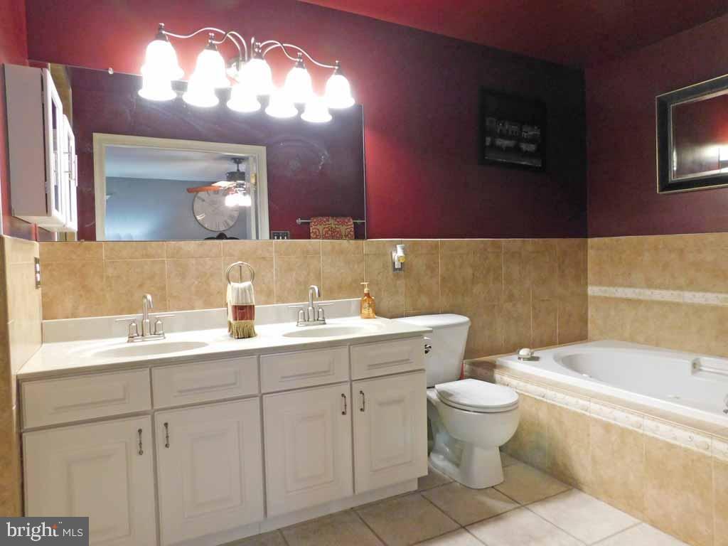 12047 Sewell Road Philadelphia, PA 19116 - Photo 22 of 37