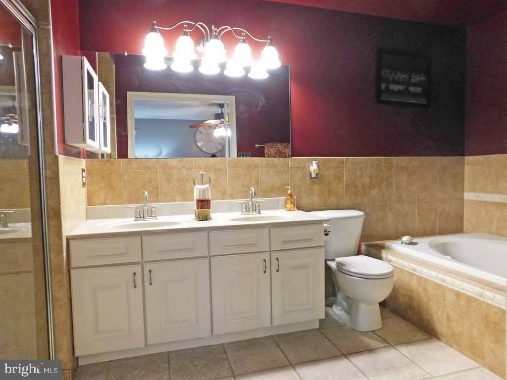 12047 Sewell Road Philadelphia, PA 19116 - Photo 23 of 37