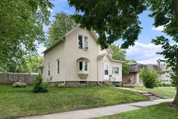 $217,000 | 227 Phelps Street, Owatonna, MN 55060