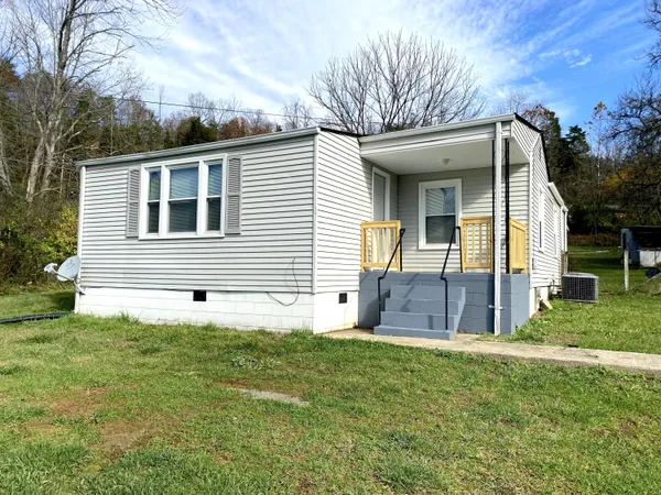 $1,499 | 8623 Plantation Road, Roanoke, VA 24019