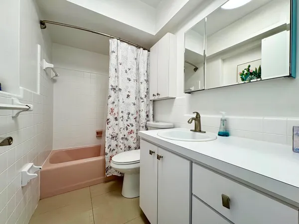 $4,250 | 999 Southeast 6th Terrace, Pompano Beach, FL 33060