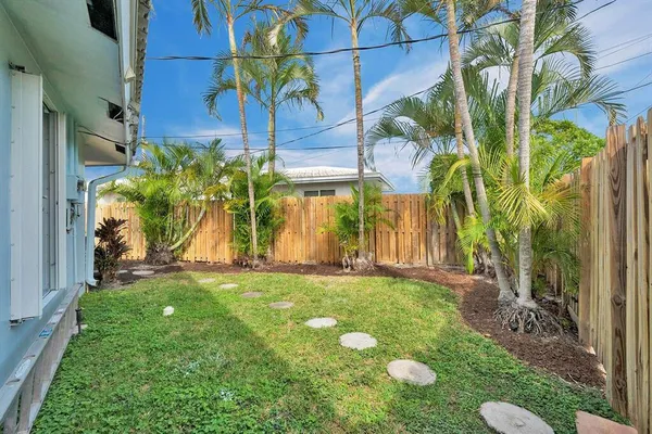 $4,250 | 999 Southeast 6th Terrace, Pompano Beach, FL 33060
