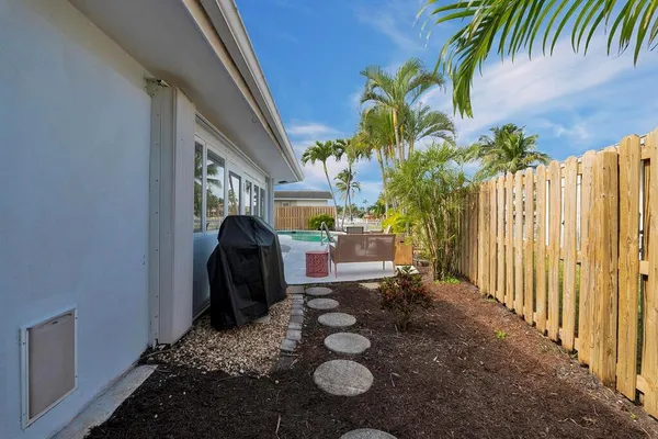 $4,250 | 999 Southeast 6th Terrace, Pompano Beach, FL 33060