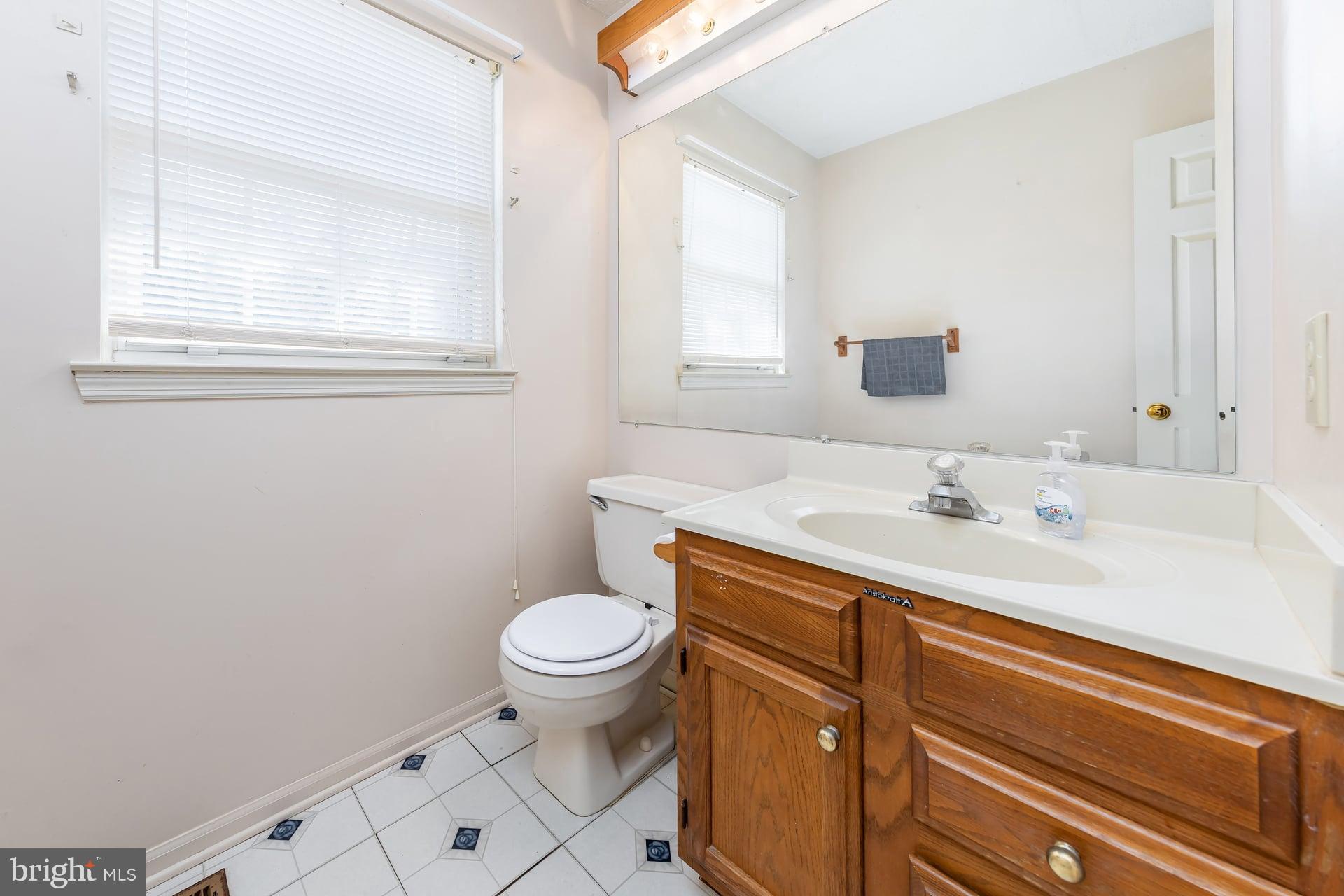 1132 Falkirk Road Williamstown, NJ 08094 - Photo 11 of 23 Powder Room