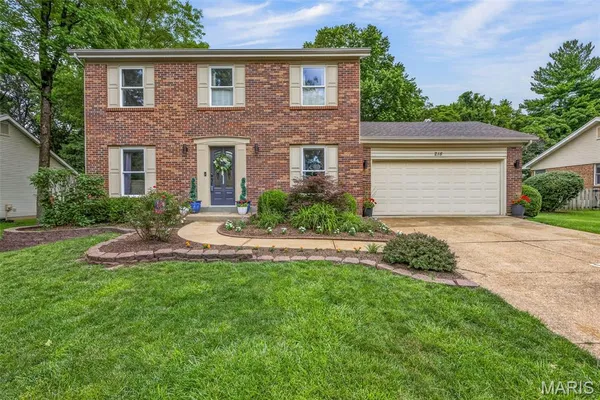 $450,000 | 218 Aspen Village Drive, Ellisville, MO 63021