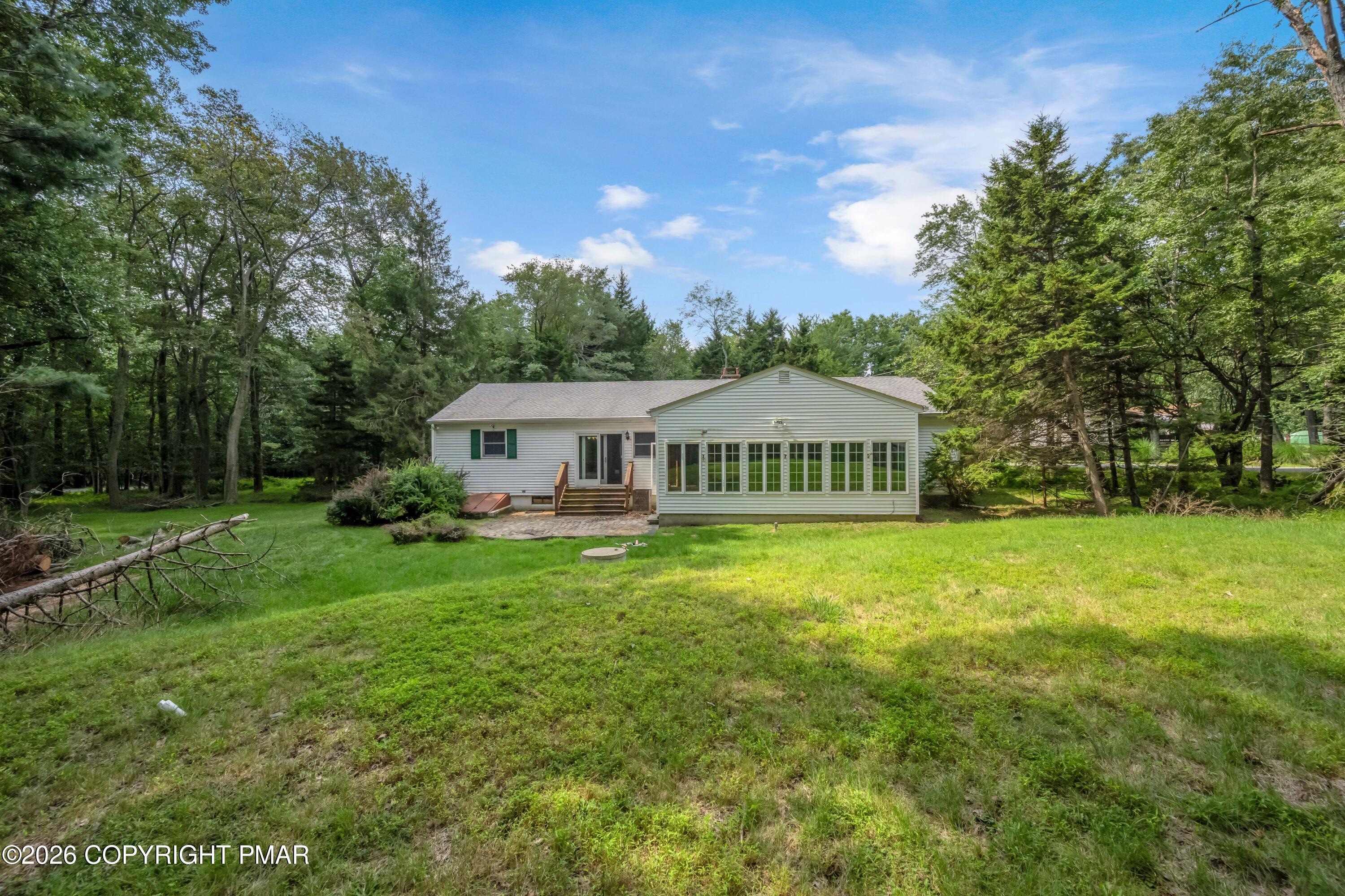 6469 Laurel Road Pocono Summit, PA 18346 - Photo 2 of 27 DSC_3315