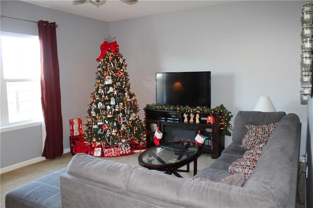 2238 Walpole Road Brownsburg, IN 46112 - Photo 3 of 24