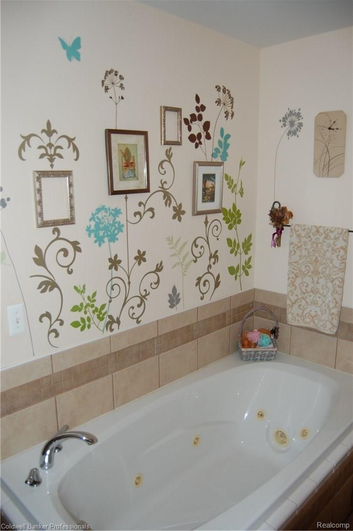 5417 Greenfield Road Brighton, MI 48114 - Photo 19 of 45 DSC_0152.JPG