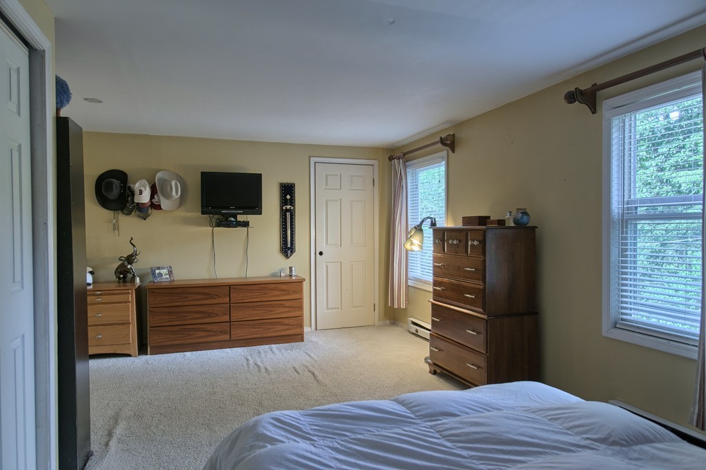 76 Rockrimmon Road Worcester, MA 01602 - Photo 22 of 27 Gallery Image 22