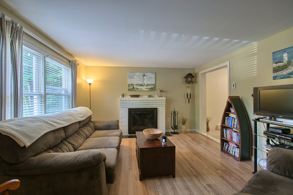 76 Rockrimmon Road Worcester, MA 01602 - Photo 8 of 27 Gallery Image 8