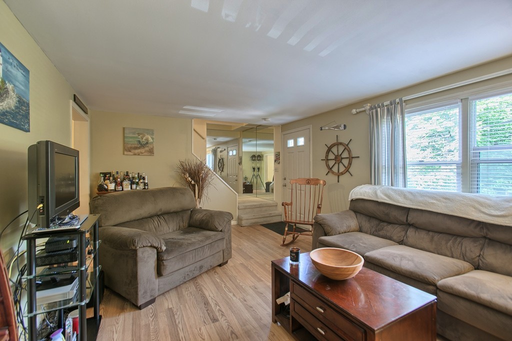 76 Rockrimmon Road Worcester, MA 01602 - Photo 9 of 27 Gallery Image 9