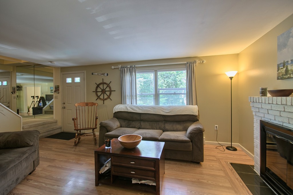 76 Rockrimmon Road Worcester, MA 01602 - Photo 10 of 27 Gallery Image 10