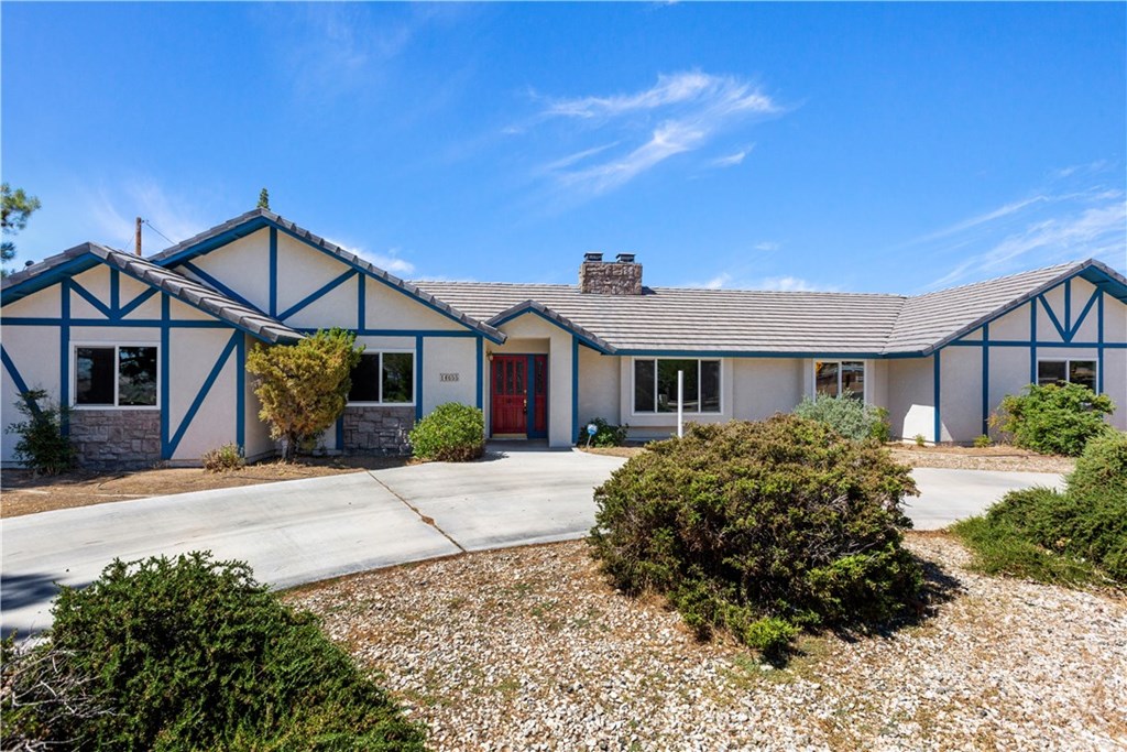 14655 Riverside Drive Apple Valley, CA 92307 - Photo 1 of 1
