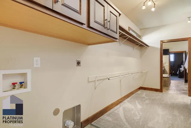 $727,500 | 49 Fairway Drive, Casper, WY 82604