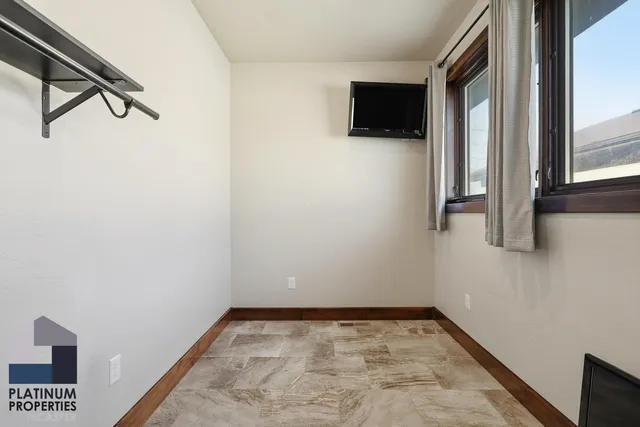 $727,500 | 49 Fairway Drive, Casper, WY 82604