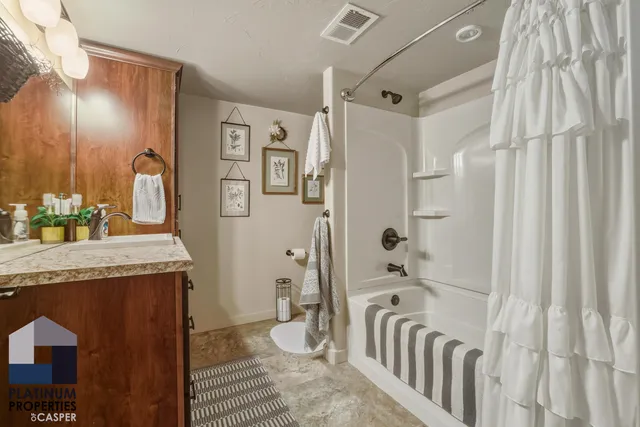 $727,500 | 49 Fairway Drive, Casper, WY 82604