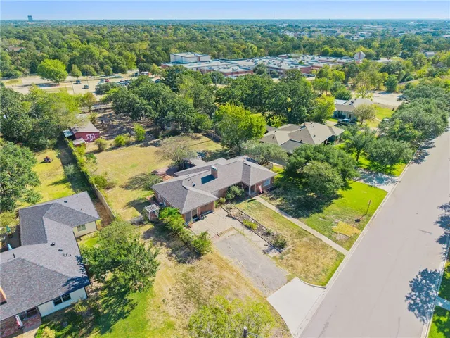 $695,000 | 1201 Walton Drive, College Station, TX 77840