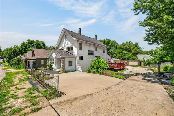 $190,000 | 730 Tenny Avenue, Kansas City, KS 66101