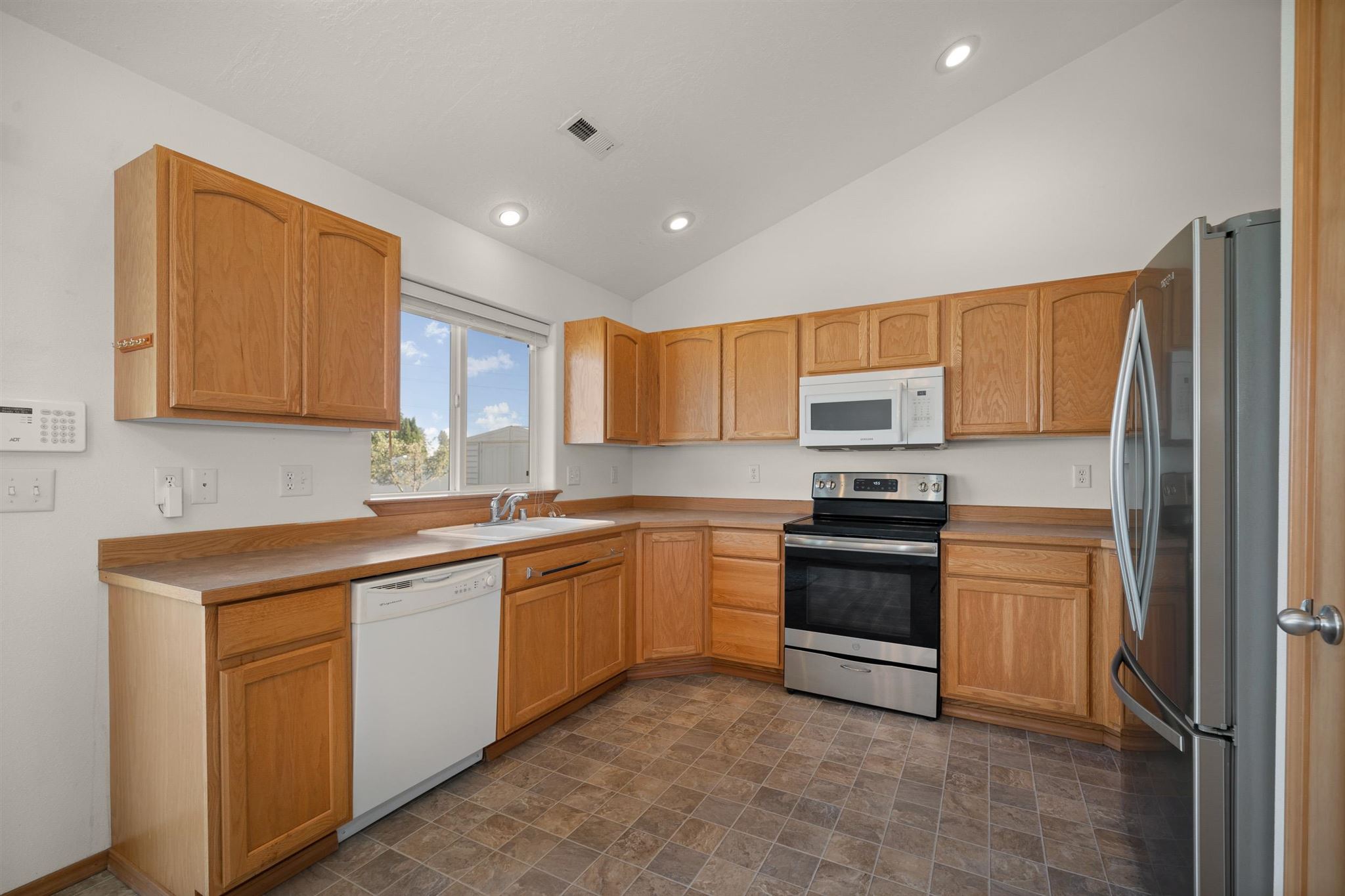 818 North Fox Ridge Road Medical Lake, WA 99022 - Photo 8 of 21 Gallery Image 8