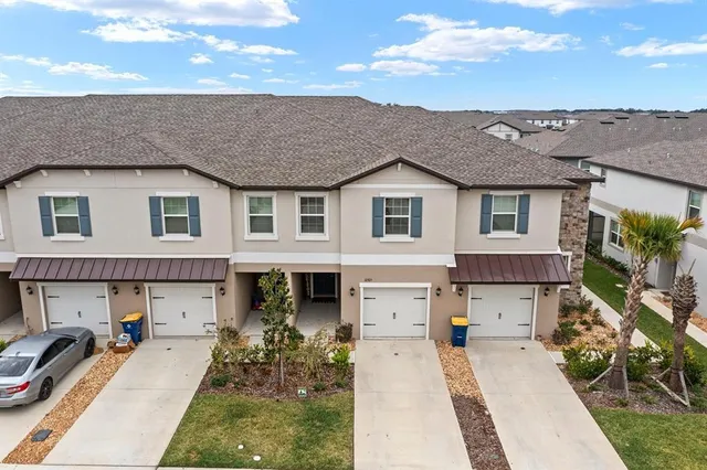 a picture of building with an outdoor space