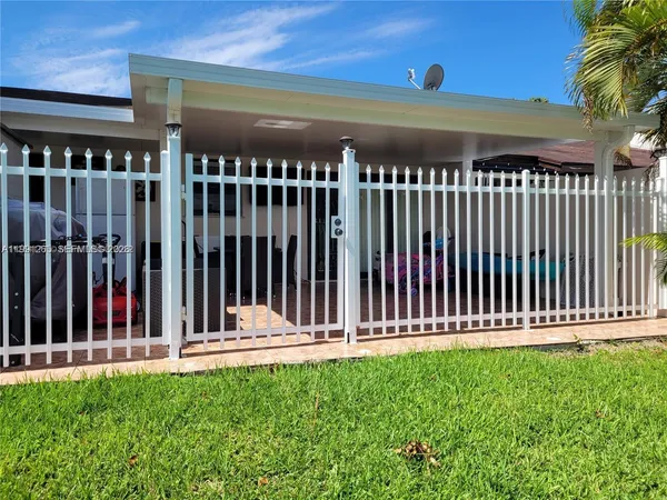 $3,000 | 4919 Southwest 139th Court, Miami, FL 33175