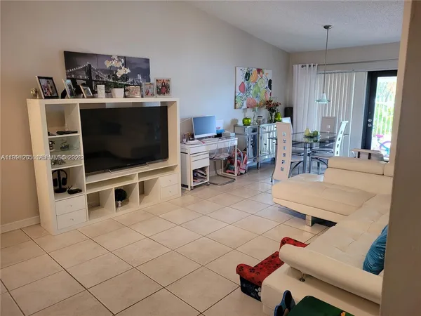 $3,000 | 4919 Southwest 139th Court, Miami, FL 33175