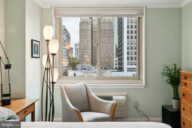 $415,000 | 1919 Chestnut Street, Unit 707, Philadelphia, PA 19103